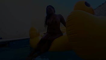 Maxine x drains that pussy she squirts as she fucks herself