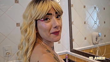 A previa de collabe com a moragoh que virou um vídeo foda gostosa sem camisinha com muito anal forte completo no red e no sheer