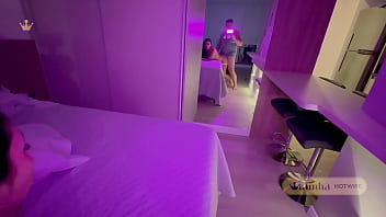 Hoje meu corno teve ganhou minha boca minha bunda e o prazer de gozar nos meus pés