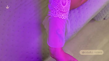 Hoje meu corno teve ganhou minha boca minha bunda e o prazer de gozar nos meus pés