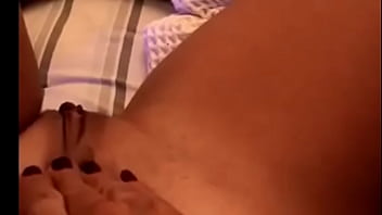 Gostosa se masturbando