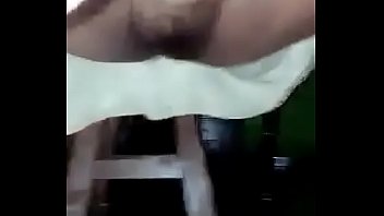 Peludita usando dedos