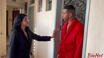 Fui Tomar Banho No Vizinho E Terminei Tomando No Cú Ele Me Comeu E Gozou Gostoso Antes Da Sua Mulher Chegar thumbnail