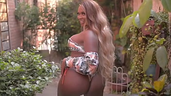 Ebony Shemale Sexy thumbnail