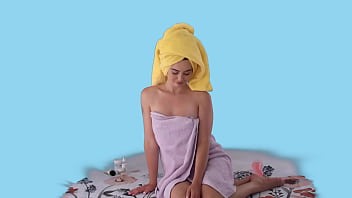 Lexi lore is all wet & horny in bath rituals braindance spatial vr