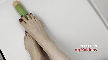 Крупный план ног моей жены предметная съемка