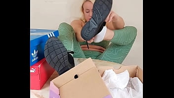 Sexy feet shoe try on