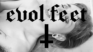 I don't wanna be fingered gimme your fist