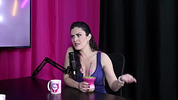 Ela começou como acompanhante em um momento de dificuldade e não se sentia digna em ter um relacionamento amanda smell sheer red