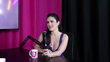 Ela começou como acompanhante em um momento de dificuldade e não se sentia digna em ter um relacionamento amanda smell sheer red