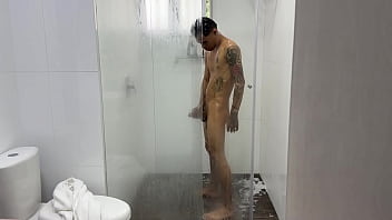 Nerd de verga enorme se folla el estrecho coño rosado de su hermanastra latina de tetas perfectas shhh no digas que me follaste y repetimos