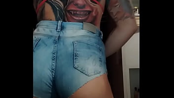 Safada filma seu exibicionismo e posta na internet Safada filma seu exibicionismo e posta na internet
