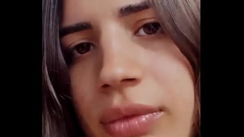 Sa y'est je suis enfin en vacances seule bémol y'a pas de jolie filles à matter a la piscine je suis triste