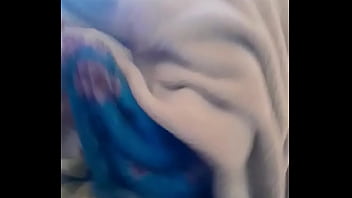 A alguien le gusta esconderse entre las sabanas