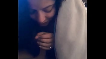 A alguien le gusta esconderse entre las sabanas