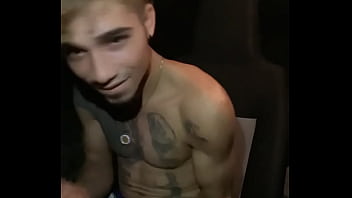 Dominicano latino sexy buen cuerpo bailando sensual