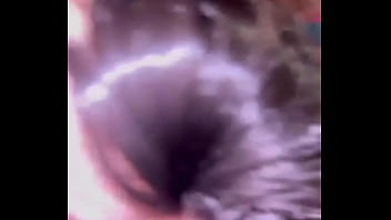 Eu bem gulosa me engasgando com uma rola grande e grossa de 22cm o singlehotbr socou a rola gostosa dele toda na minha b