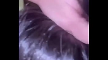 Eu bem gulosa me engasgando com uma rola grande e grossa de 22cm o singlehotbr socou a rola gostosa dele toda na minha b