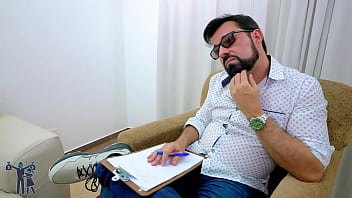 Sem camisinha sexo no pelo menage doutor safada chupando 2 paus