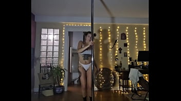 Les guyyyys ca vous dit que je propose dans mes prestations de showcam une