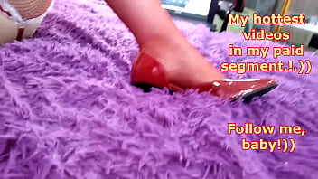 Charming Mature Santa Girl Gives Us Herself Her Orgasm And Squirt And All This With An Anal Plug In The Form Of A Heart thumbnail