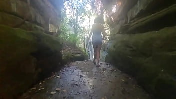 Advinha onde nos fomos aprontar #lifestyle #outdoor #couple #feetِ #privacy #brazilians #forest #trains #adul