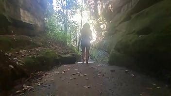 Advinha onde nos fomos aprontar #lifestyle #outdoor #couple #feetِ #privacy #brazilians #forest #trains #adul