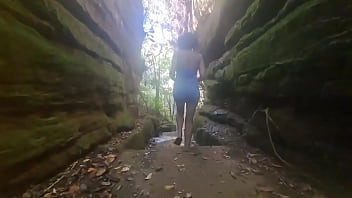 Advinha onde nos fomos aprontar #lifestyle #outdoor #couple #feetِ #privacy #brazilians #forest #trains #adul