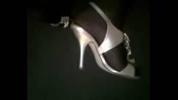 Sexy feet in black stocking gold highheels2