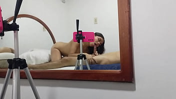 Terapia escolar mi compañera de clase valentina me invita a hacer tarbajos de matematicas en mi habitacion