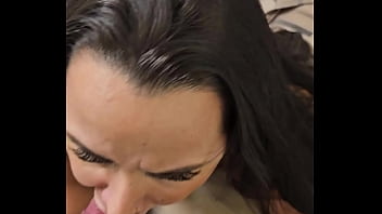 Kalena mitrak mostrando como eu gosto de ser comida