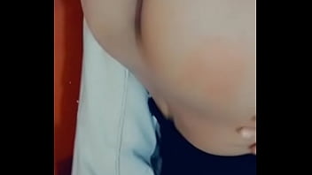 Culona pide que le folle a gritos