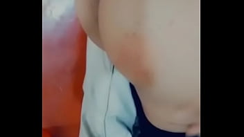 Culona pide que le folle a gritos