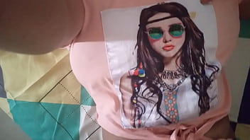 Sexy vecina muy calentona se masturba con el coño arrecho queriendo culiar y que le mamen las tetas