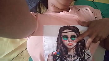 Sexy vecina muy calentona se masturba con el coño arrecho queriendo culiar y que le mamen las tetas