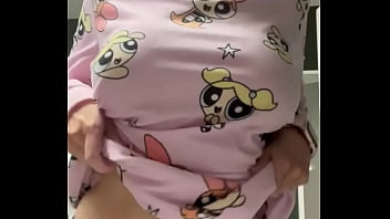 Do i look cute in my #powerpuffgirls top