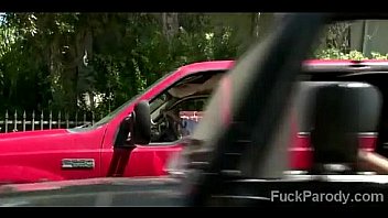 Summer hottie gets her sweet mouth pumped in the pool