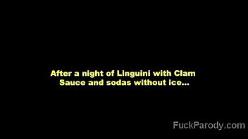 Summer hottie gets her sweet mouth pumped in the pool