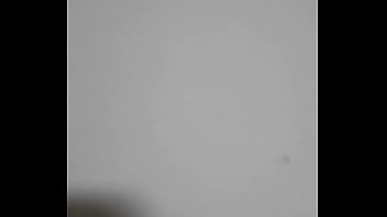 Muro con tetas enormes