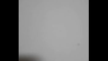 Muro con tetas enormes