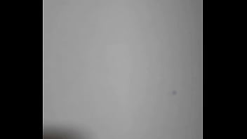 Muro con tetas enormes