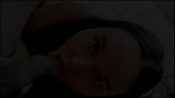 Diabeats gozando gostoso nos lábios vermelhos de mc akira