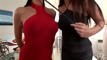 Sandra demands service