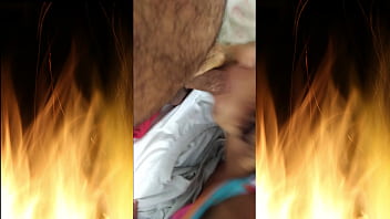 Fez o amigo gozar com um boquete incrível