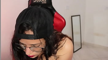 Venezuelana fazendo clap com a bunda
