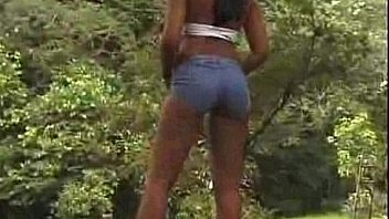 Homem safado comendo a propria irmã