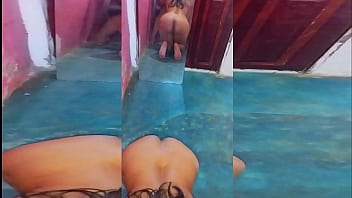 Su Gran Culo Se Refleja En Mi Espejo Cuando Me Chupa La Polla Y Termino Follandola thumbnail