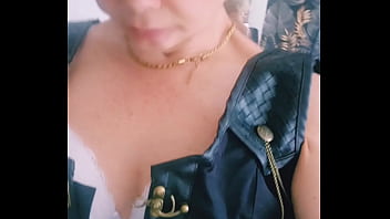 Bonjour toi j'ai très envie de voir ta bite et de la sentir en moi tu viens