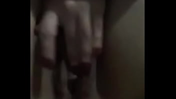 Mojando mi vagina en aislamiento