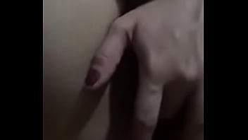 Mojando mi vagina en aislamiento